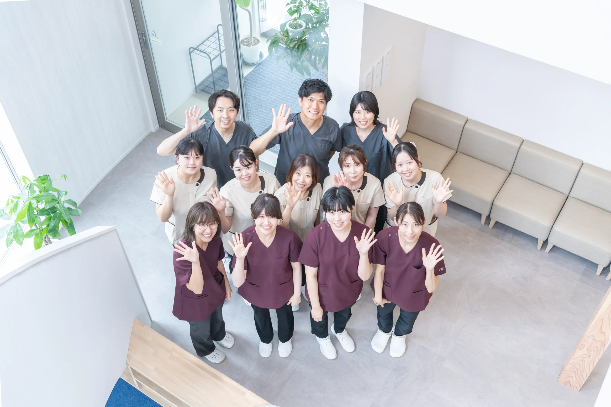 小児矯正に精通した歯科医師・矯正専門スタッフが担当